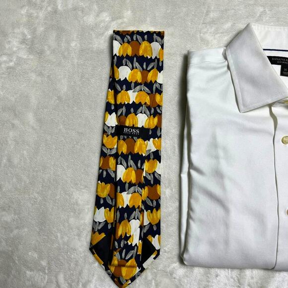 Hugo Boss Flat Silk Tie 54" x 4" Spring Easter Tulips Blue Yellow Brown Luxury - Picture 2 of 7